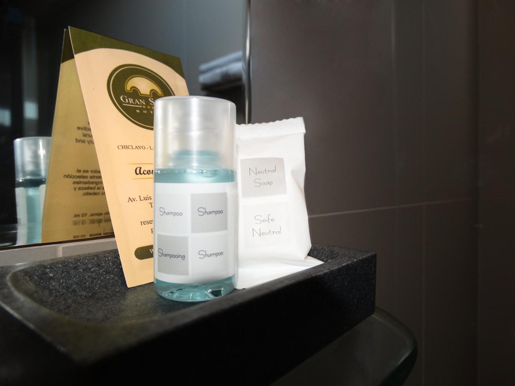Hotel Gran Sipan チクラーヨ 部屋 写真