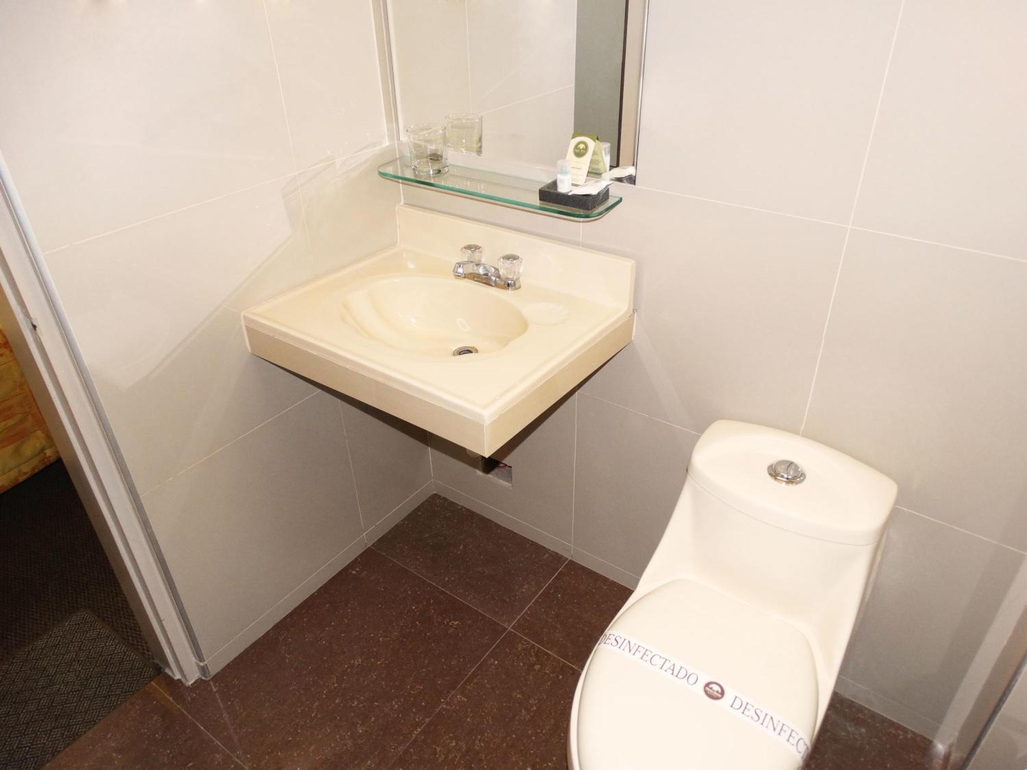 Hotel Gran Sipan チクラーヨ 部屋 写真